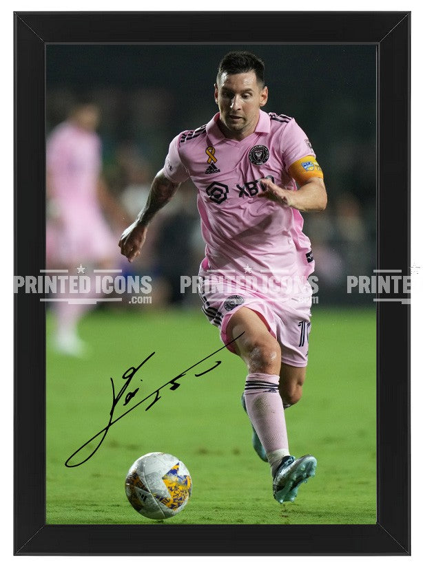 Signed (printed photo) of Lionel Messi playing for Inter Miami. A printed autograph taken from a genuine, certified (certificate of authenticity) autograph. A stunning signature. The print is available in a range of sizes with various framing options available. 