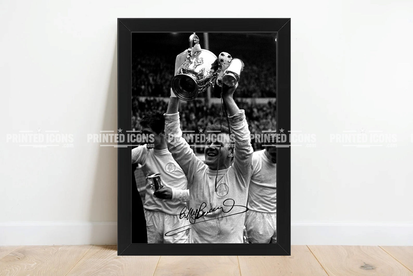 Billy Bremner signed 1972 FA Cup photo. A printed autograph (from a certified original) on a Leeds United photo. Framing Available. A great gift for a Leeds United fan.