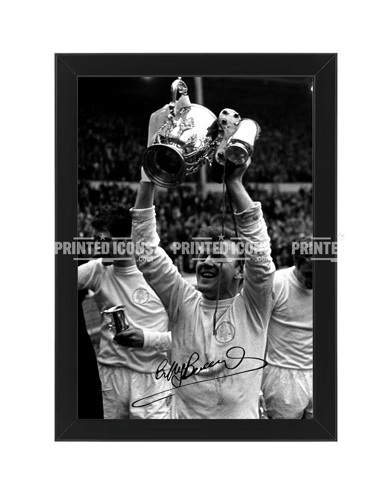 Billy Bremner signed 1972 FA Cup photo. A printed autograph (from a certified original) on a Leeds United photo. Framing Available. A great gift for a Leeds United fan.