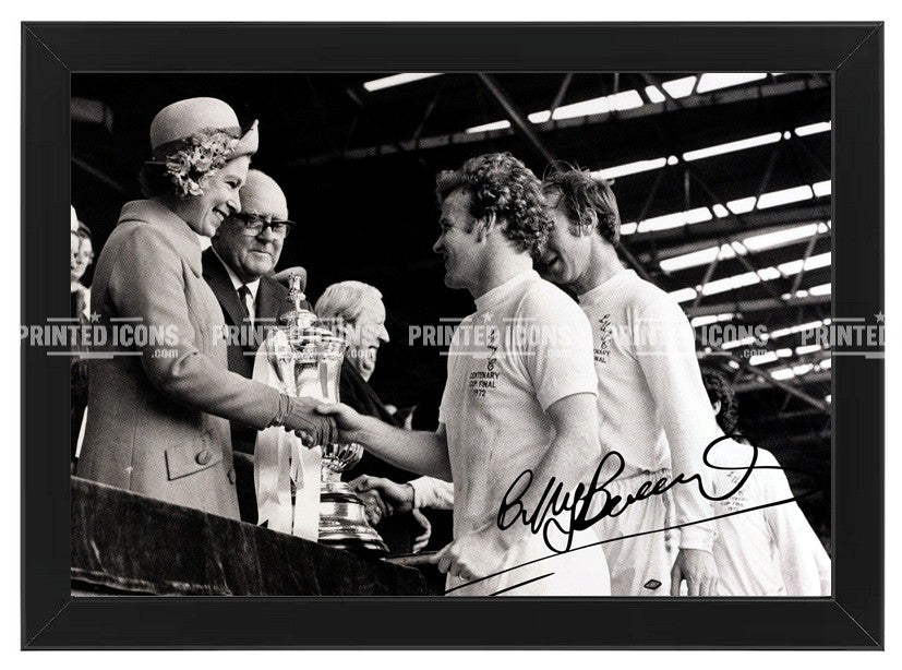 Billy Bremner signed 1972 FA Cup photo. A printed autograph (from a certified original) on a Leeds United photo. Framing Available. A great gift for a Leeds United fan.