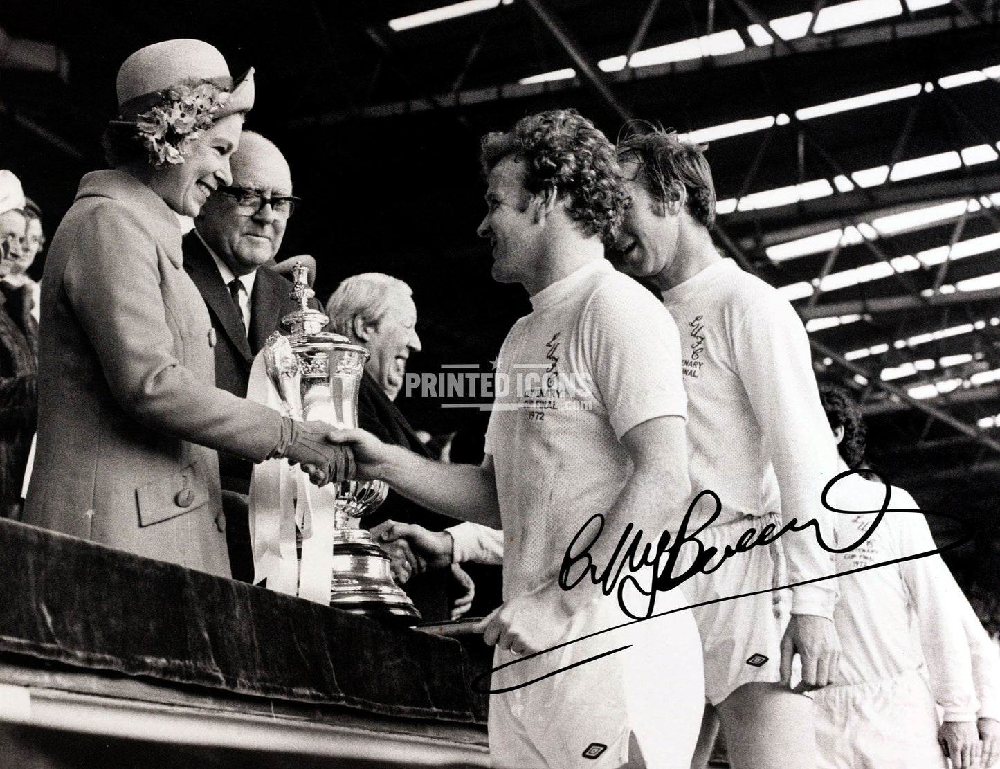 Billy Bremner signed 1972 FA Cup photo. A printed autograph (from a certified original) on a Leeds United photo. Framing Available. A great gift for a Leeds United fan.