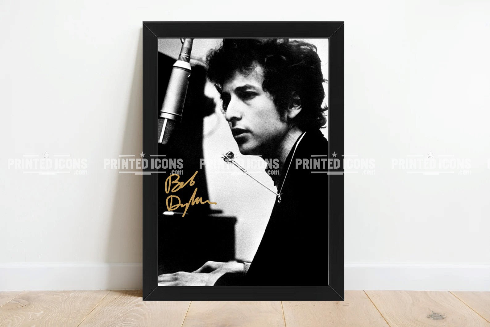A stunning printed photo featuring the printed autograph of Bob Dylan. Framing Available. A great gift for any Bob Dylan fan.