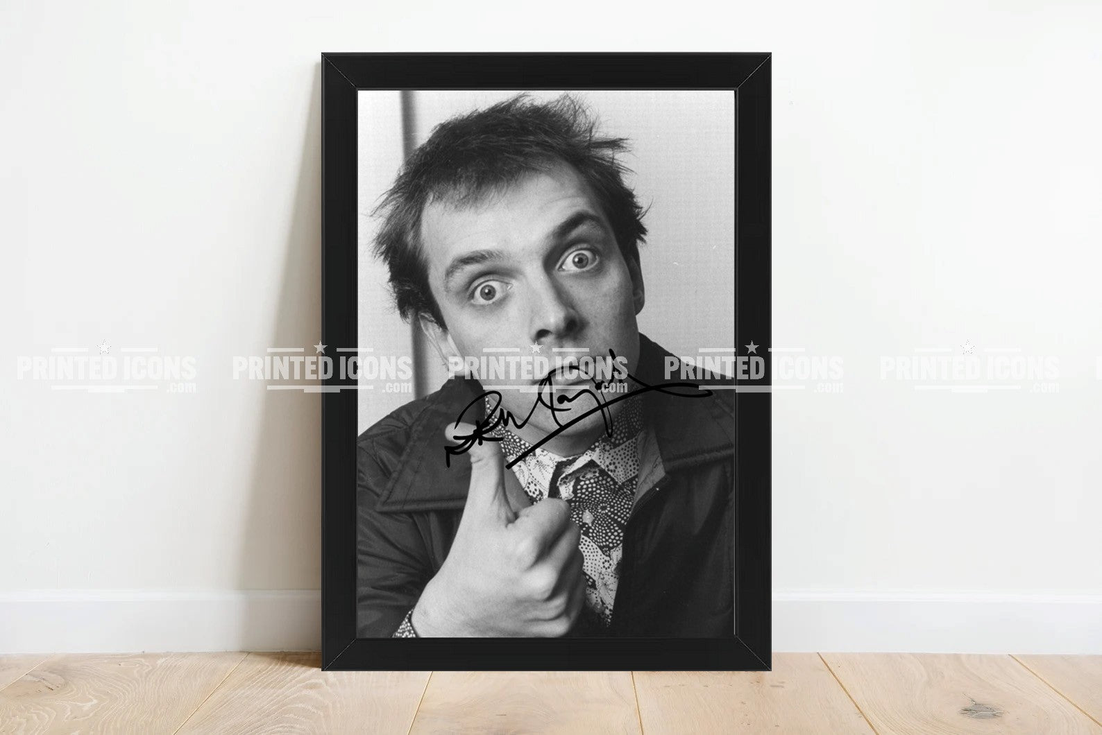 Rik Mayall as Richie in Bottom autograph printed signed photo. Rik Mayall Autograph. Black frame. Framed Rik Mayall printed autograph