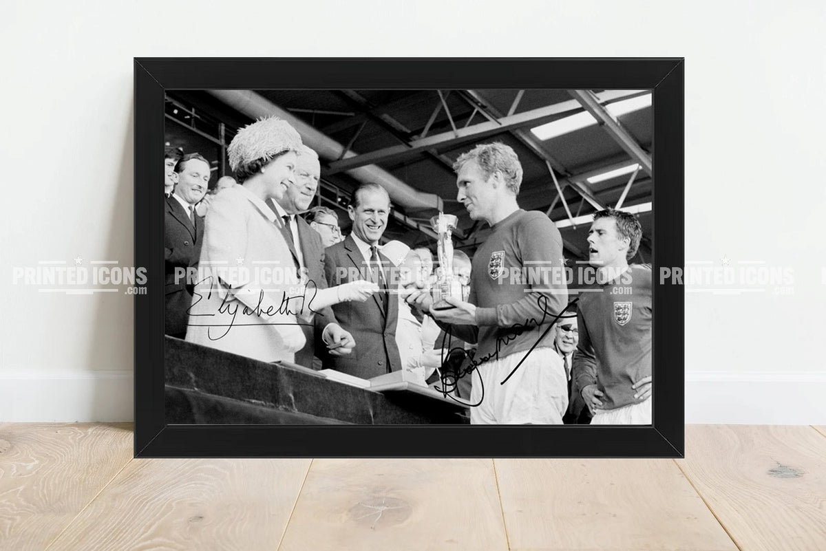 England 1966 World Cup Bobby Moore signed photo memorabilia