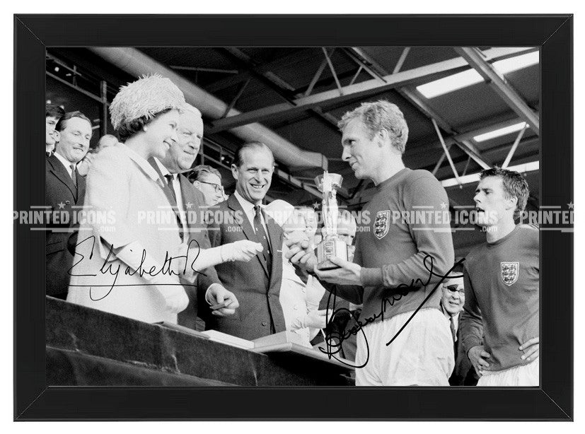 Bobby Moore & Queen Elizabeth II 1966 World Cup Signed Photo Print – England Memorabilia