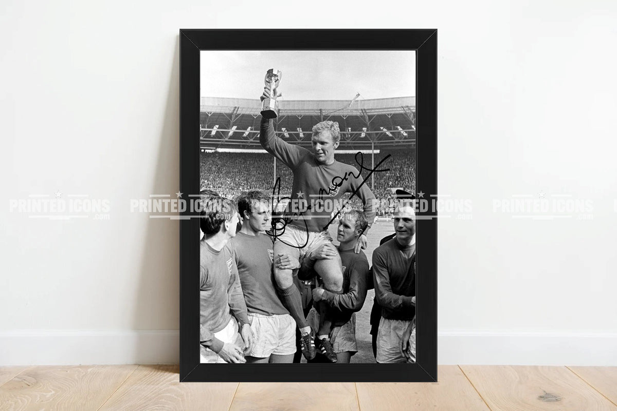 Bobby Moore carried by England teammates with World Cup trophy