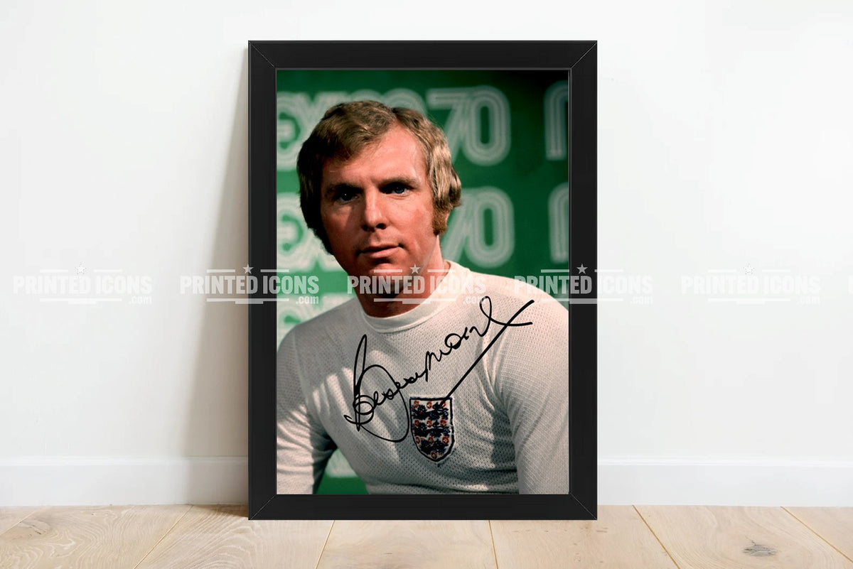 Bobby Moore England football legend autograph photo print