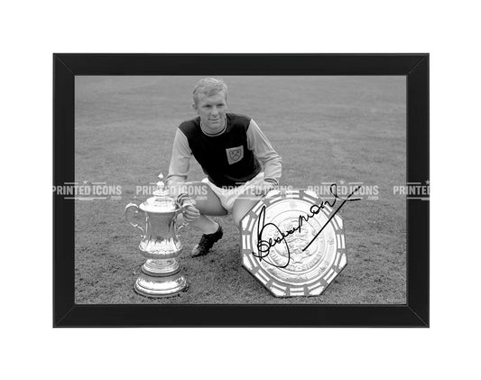 Framed Bobby Moore West Ham football memorabilia print