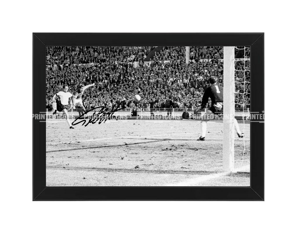 Geoff Hurst 1966 World Cup signed photo in black frame
