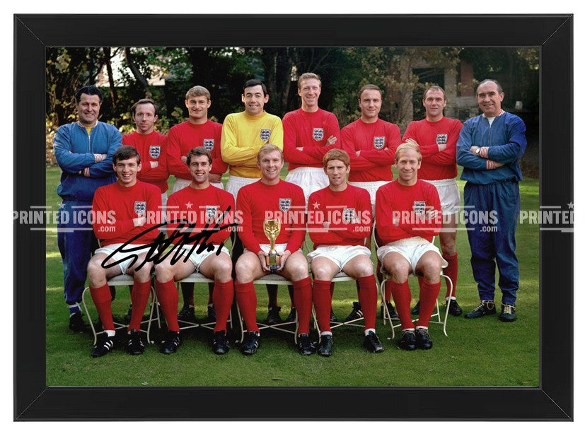 England 1966 World Cup winning squad Geoff Hurst autograph photo framed football memorabilia