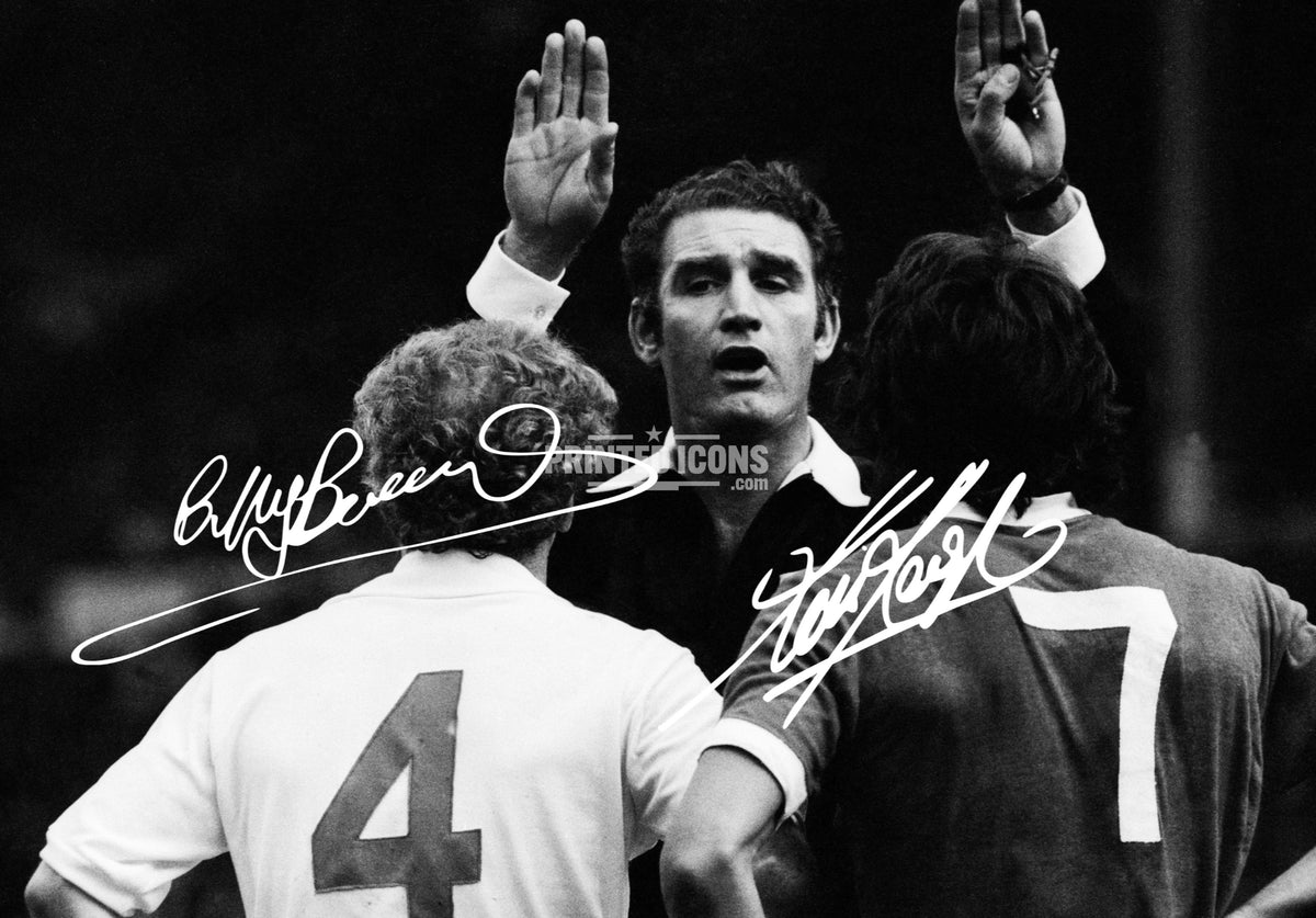 Billy Bremner Kevin Keegan Wembley 1974 confrontation with printed autographs